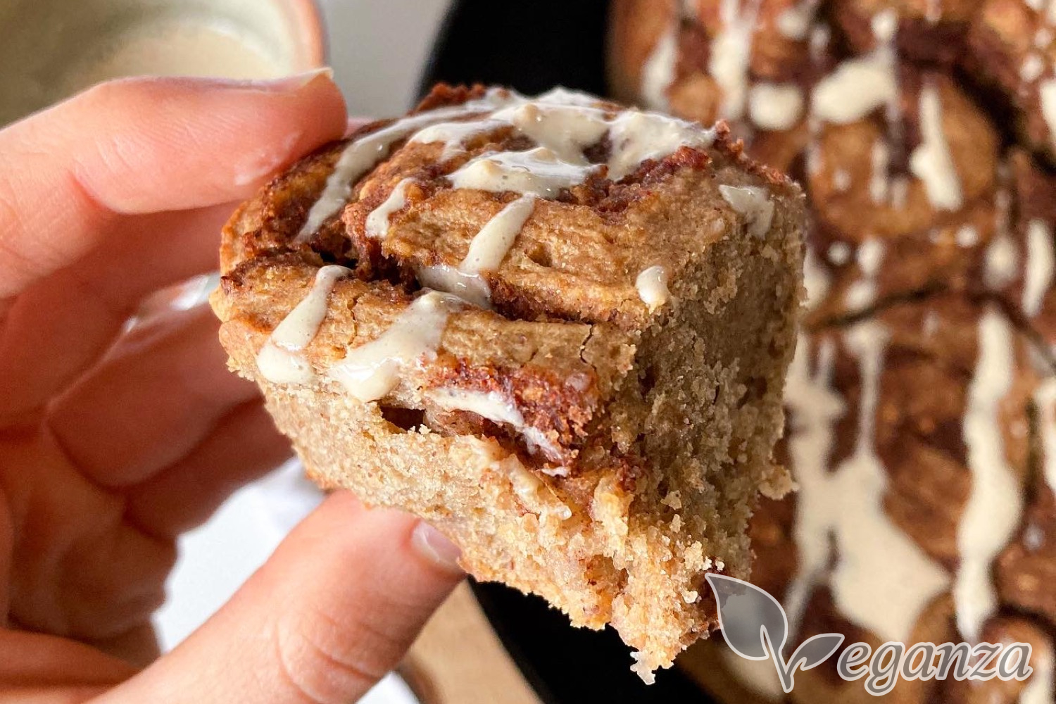 apple-cinnamon-rolls-detail